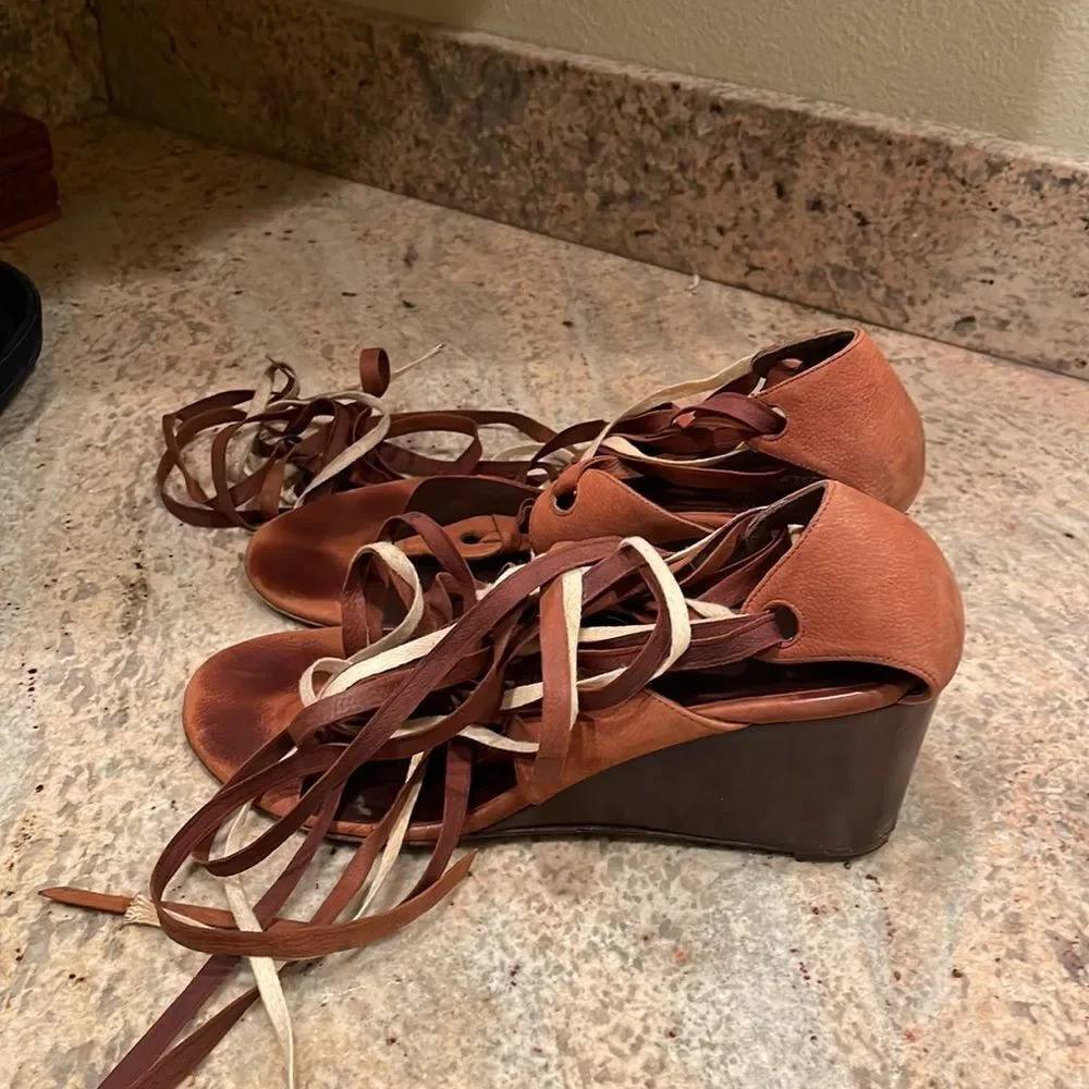 Balenciga woman’s brown wrap around ribbon wedge sandals - Picture 4 of 11